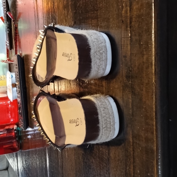 Slip-ons - Picture 4 of 4